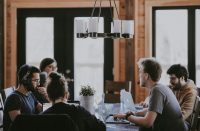 Een omgevingsdienst op een afgelegen bedrijventerrein annie-spratt-hCb3lIB8L8E-unsplash